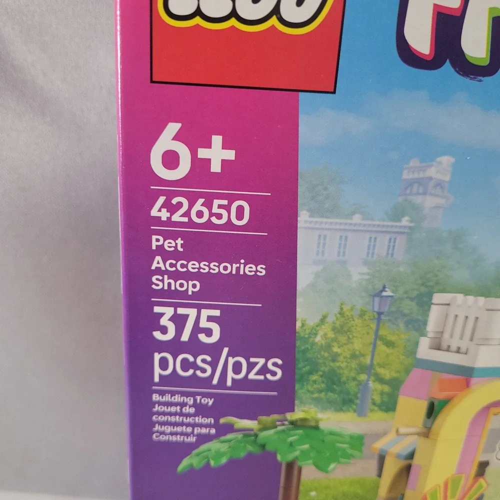 LEGO Friends Pet Accessories Shop 42650 Building Toy Set 375 pcs New in Box - Picture 4 of 5